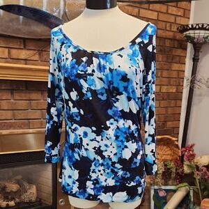 St. John Blue Black White Floral Relaxed 3/4 Sleeve Blouse Scoop Neck Size M